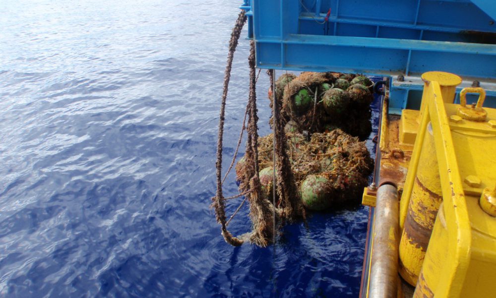 魚礁設置、回収のイメージ